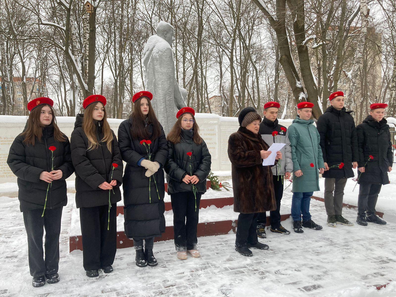 Митинг, посвященный 82-й годовщине освобождения Алексина от немецко-фашистских захватчиков.
