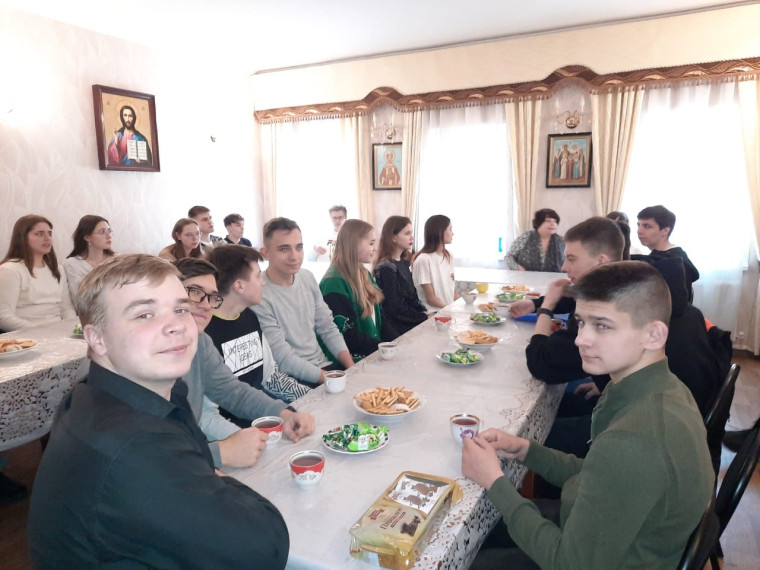 Встреча учащихся 10А класса с отцом Виталием Горловым.